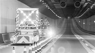 隧道管養(yǎng)新利器 防撞緩沖車筑牢施工安全防線